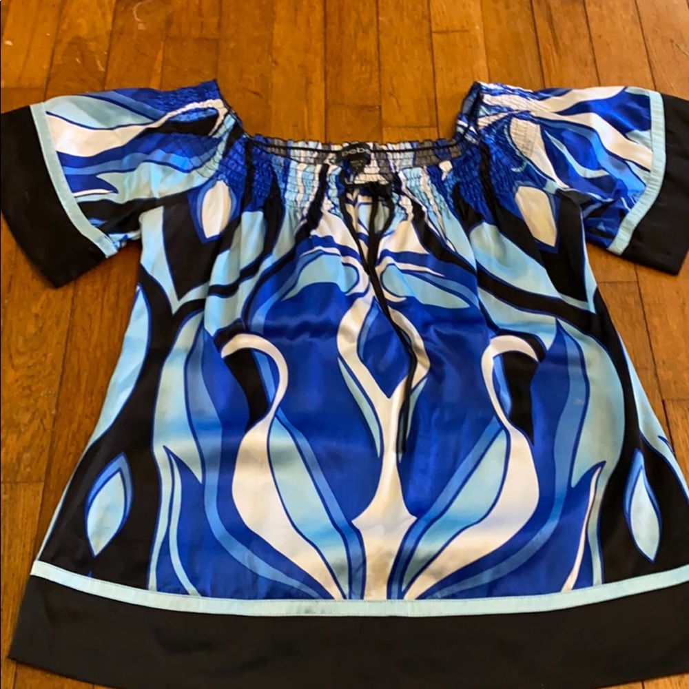 bebe Blue Black White Printed Off-Shoulder Blouse